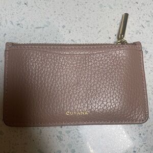 Cuyana small card holder with zipper. Good condition, no flaws.